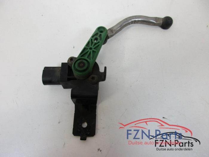 VW Passat B6 B7 CC Niveausensor Koplamphoogteversteller Rechts