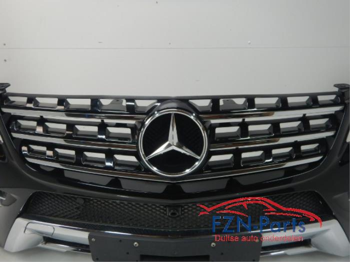 Mercedes Benz W166 ML - Klasse AMG - Line Voorbumper 6PDC KLS 9197