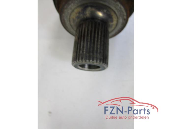 VW Passat B8 Aandrijfas Rechts voor