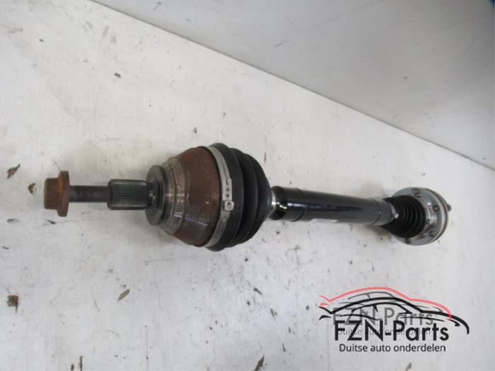 VW Passat B8 Aandrijfas Rechts-Voor