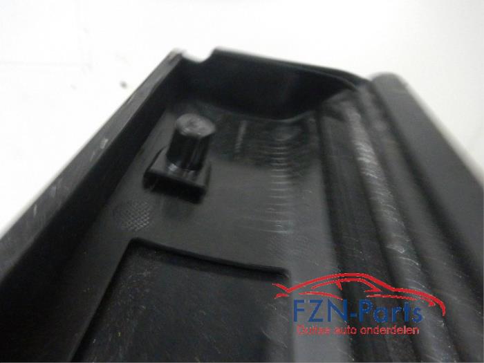 Zijskirt links Rolls Royce Cullinan (22727535)