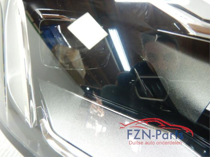 Audi A4 8W Facelift Koplamp VOLLED Rechts