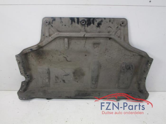 VW Passat B8 Bodemplaat Motorzijde
