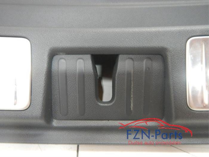 VW Touareg 760 Instapbekleding Achterklep