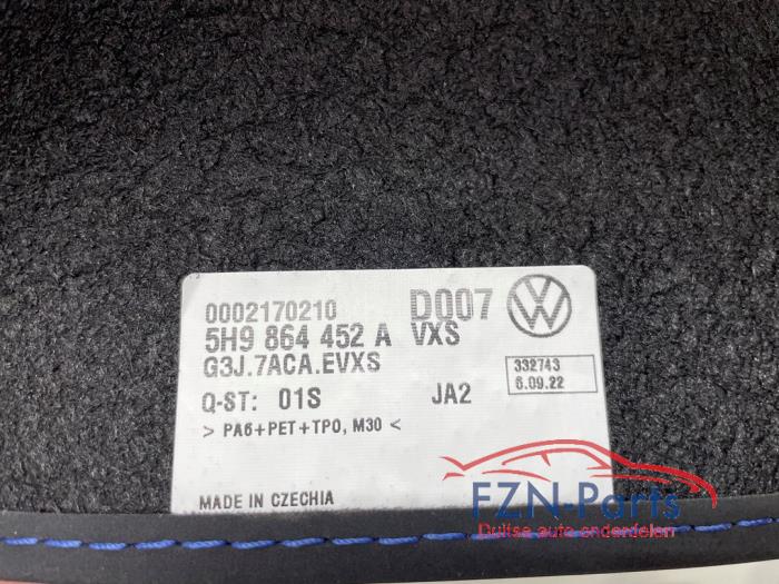 VW Golf 8 R Variant Matten Achterzijde Blauwe Sticksel