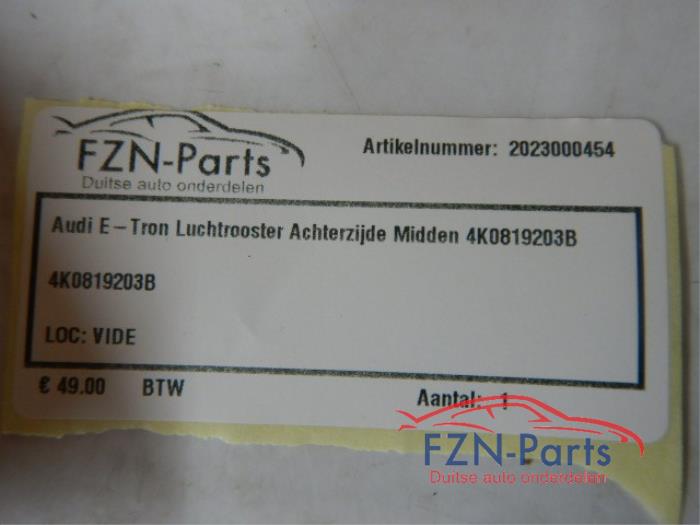 Luchtrooster achter Audi E-Tron (22740652)