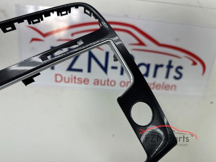 VW Golf 7 Dashboard Inleg MIdden Navigatie