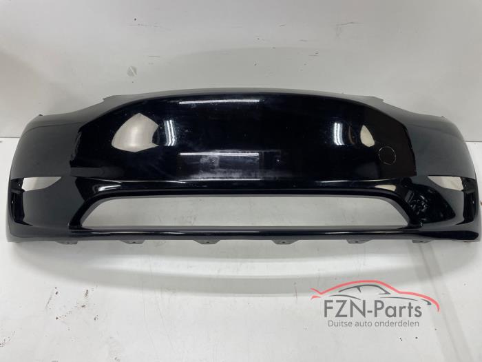 Tesla model Y Voorbumper zwart kaal