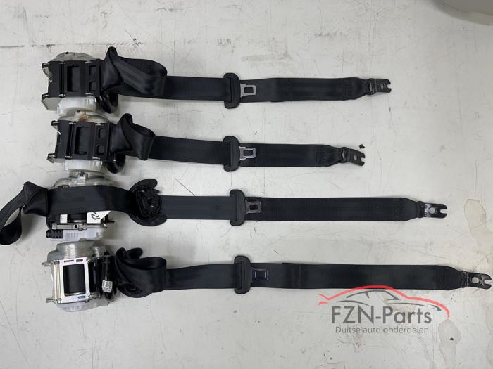 Audi A3 8Y Gordelset Voor+Achter