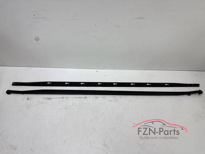 VW Golf 8 5H GTI GTD Sideskirt Rechts Met Houder