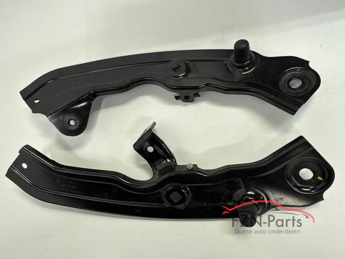 Skoda Scala 657 Koplampframe Steun Set L + R