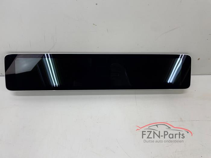 Mercedes-Benz CLA A118 widescreen navigatie display