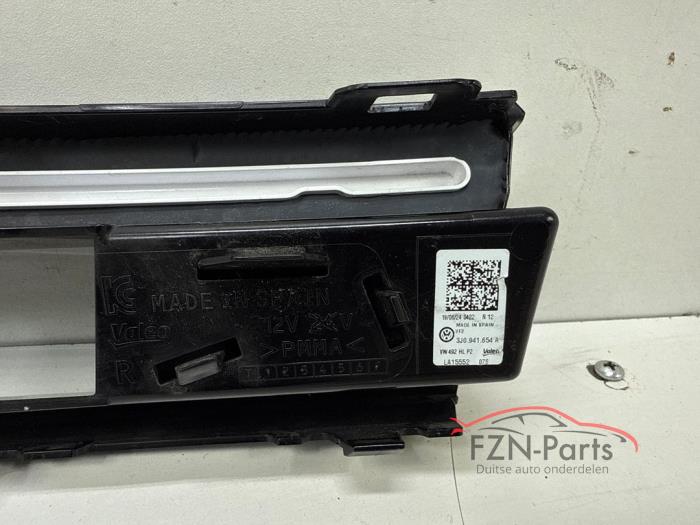 VW Passat B9 CJ Lichtlijst R-Line Rechts Verlicht Grille