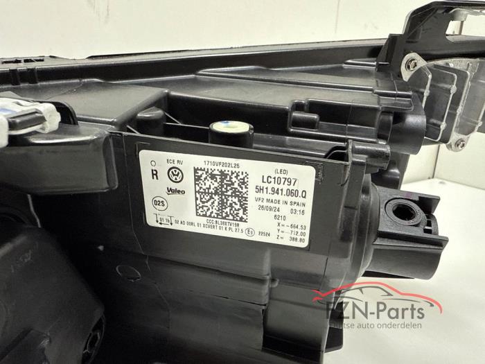 VW Golf 8 GTI Koplamp IQ LED Rechts