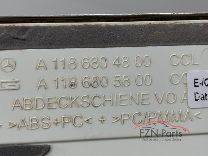 Mercedes Benz Cla A118 instaplijsten Verlicht Links / Rechts