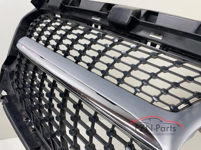 Mercedes-Benz W117 CLA-Klasse Grille