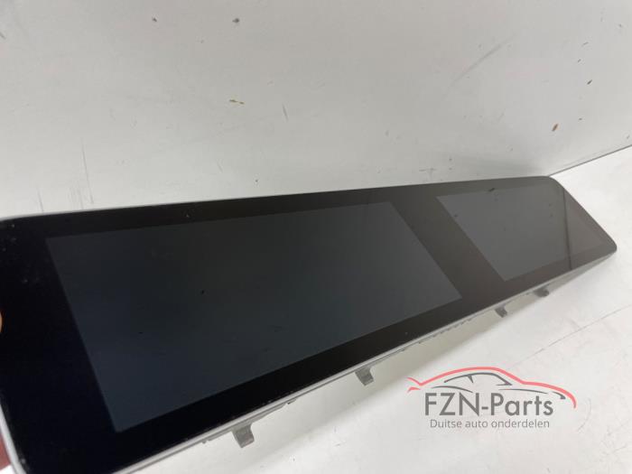 Mercedes-Benz CLA A118 widescreen navigatie display