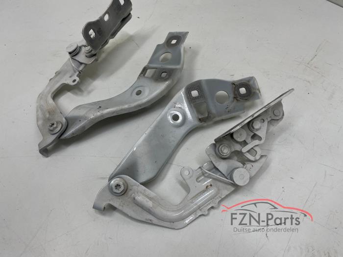 Mercedes-Benz CLA W118 Motorkapscharnieren set links rechts wit