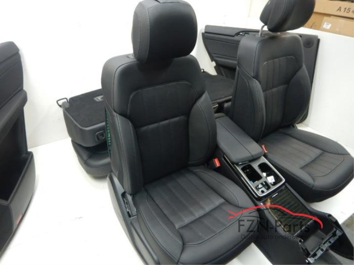 Mercedes-Benz GL-Klasse X166 7 Pers Interieur Leder Zwart Stoelen Elektrisch Verstelbaar L/R Memory Stoel Verwarming V/A Zonder Airbags