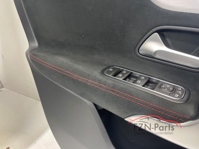 Mercedes-Benz CLA A118 Amg-Line Interieur Leer Alcantara Verwarmbaa