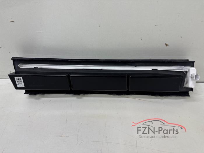 VW Passat B9 CJ Lichtlijst Links Verlicht Grille