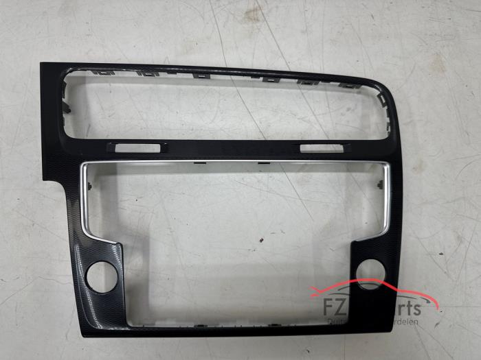 VW Golf 7 Dashboard Inleg MIdden Navigatie