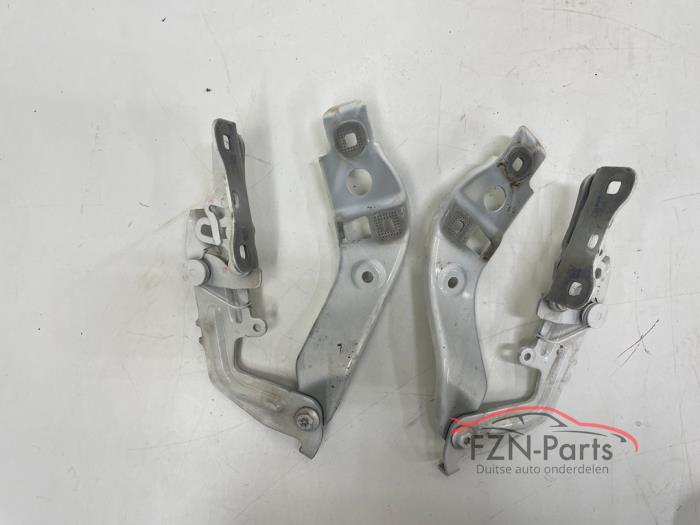 Mercedes-Benz CLA W118 Motorkapscharnieren set links rechts wit