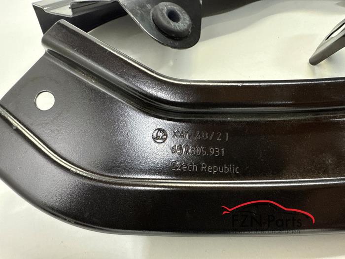 Skoda Scala 657 Koplampframe Steun Set L + R
