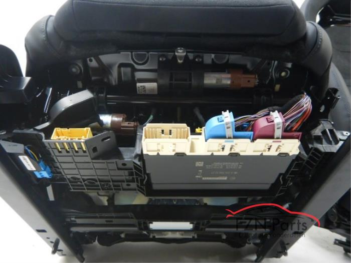 Mercedes-Benz GT AMG Performance Kuipstoelen Stoelen Alcantara Leer Elektrisch verstel en verwarmbaarPast ook in W206 C-Klasse Licht beschadigd achterzijdeVoor stoel stoelen Performance Alcantara leer leder leren zwart stiksel