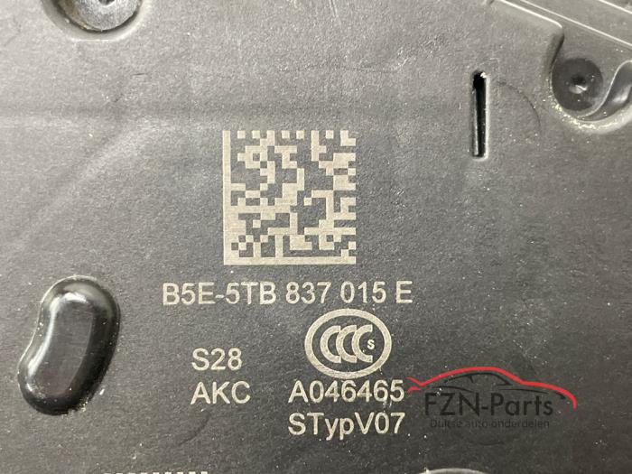 Audi A3 8Y Sportback Portier slot mechanisme Links-voor