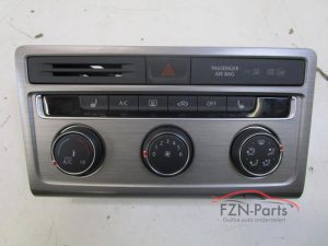 VW Golf Sportsvan Kachelbediening