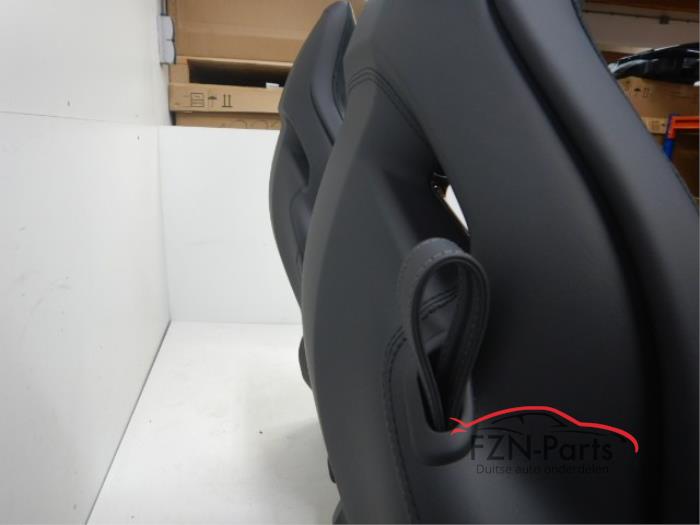 Mercedes-Benz GT AMG Performance Kuipstoelen Stoelen Alcantara Leer Elektrisch verstel en verwarmbaarPast ook in W206 C-Klasse Licht beschadigd achterzijdeVoor stoel stoelen Performance Alcantara leer leder leren zwart stiksel