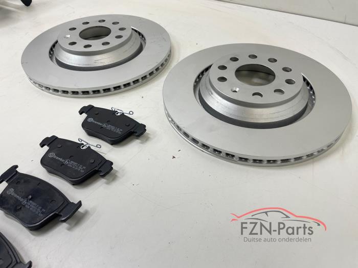 Audi S3 8V /8Y Remschijven Oem Achterzijde + Remblokken Brembo