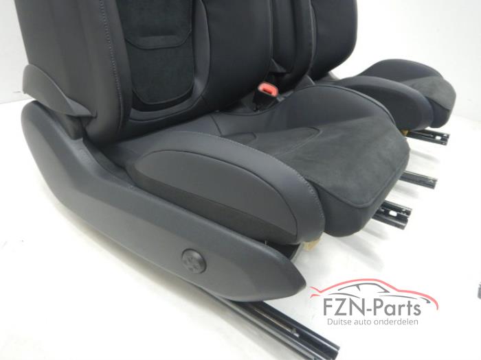 Mercedes-Benz GT AMG Performance Kuipstoelen Stoelen Alcantara Leer Elektrisch verstel en verwarmbaarPast ook in W206 C-Klasse Licht beschadigd achterzijdeVoor stoel stoelen Performance Alcantara leer leder leren zwart stiksel