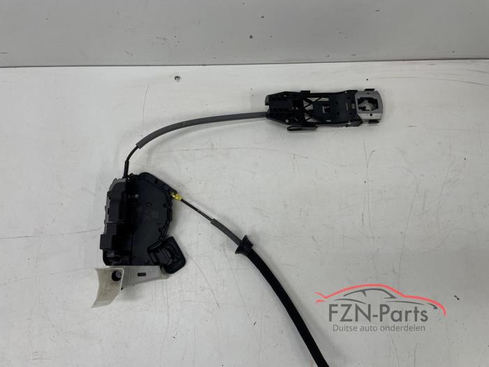 Audi A3 8Y Sportback Portier slot mechanisme Links-voor