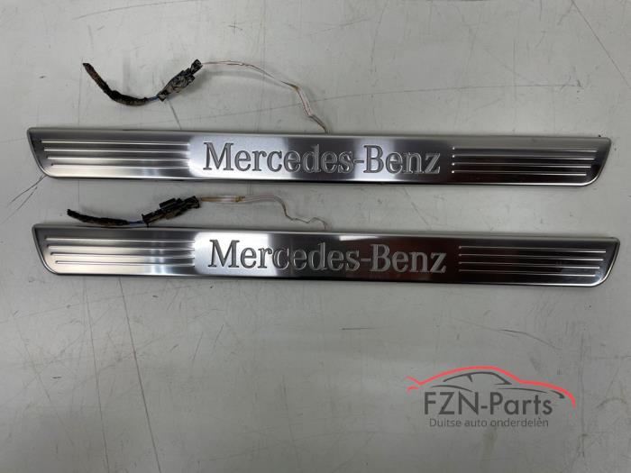 Mercedes Benz Cla A118 instaplijsten Verlicht Links / Rechts