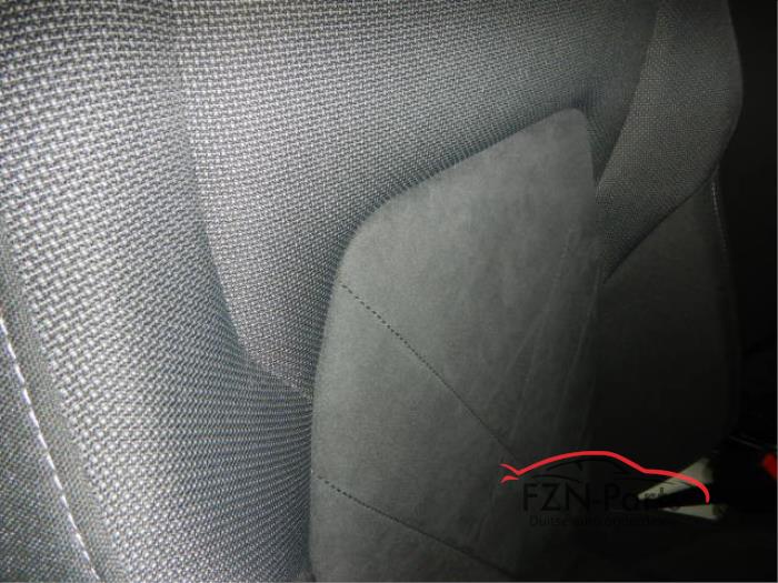 VW Golf 8 5H Interieur Stof Alcantara