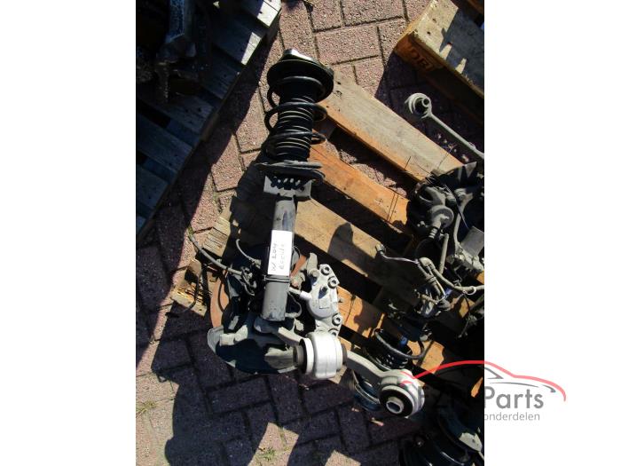 Wielophanging rechts-voor Mercedes C-Klasse (22729738)