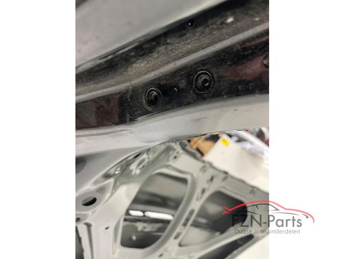 Tesla Model Y Achterklep Met Carbon spoiler