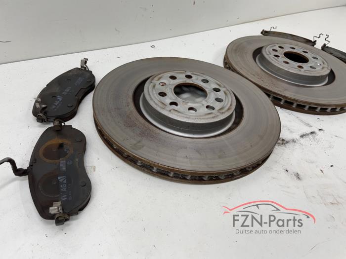 VW ID7 14A Remschijven + Remblokken voorzijde links rechts