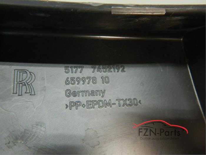 Rolls Royce Cullinan Sideskirt Portier/Scherm lijst Rechts-voor