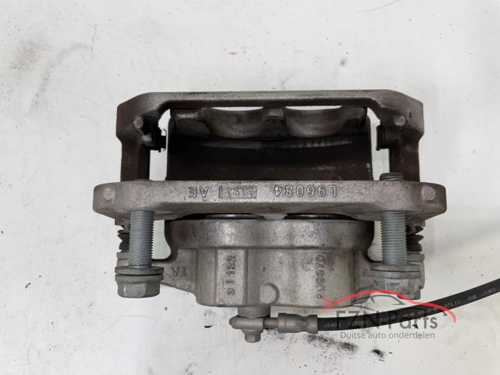 VW ID7 14A Remklauw Rechts-voor