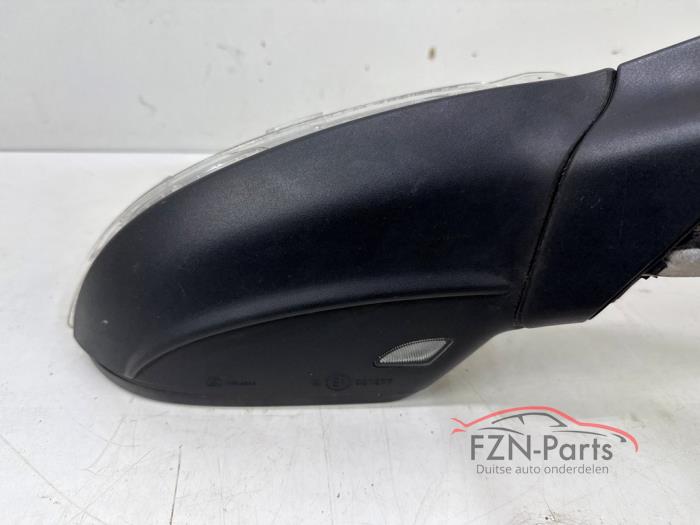 VW Golf 7 Spiegel Rechts R Inklapbaar ( Zij, buitenspiegel )