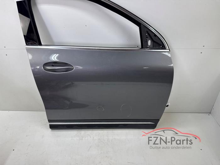 Mercedes-Benz GLA-Klasse W247 Portier Rechts-Voor
