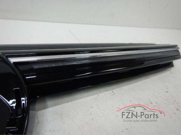 VW Golf 8 GTD Grille Hoogglans Zwart Chrome