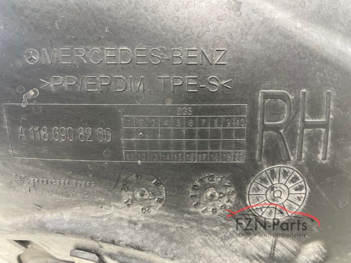 Mercedes-Benz Cla A118 Modderkuip Links Voor