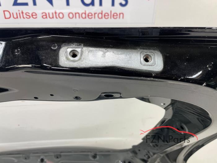 Tesla Model Y Achterklep Met Carbon spoiler