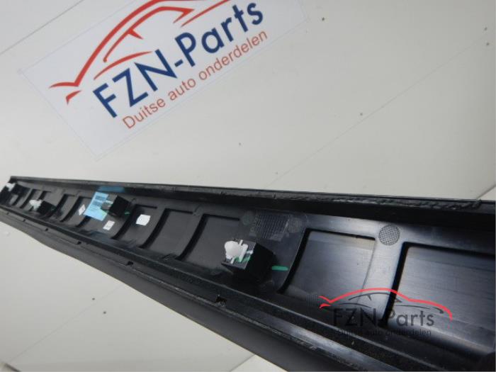 Rolls Royce Cullinan Sideskirt Portier/Scherm lijst Rechts-voor