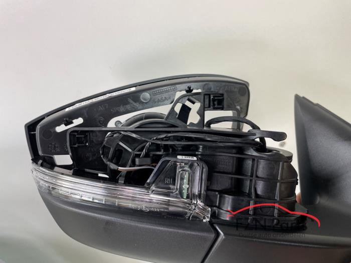 Skoda Karoq Buitenspiegel rechts Kaal mist Glas en kap