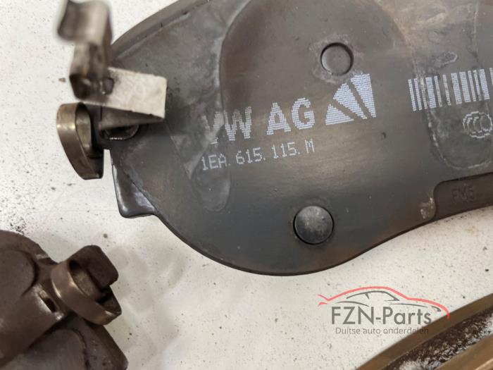 VW ID7 14A Remschijven + Remblokken voorzijde links rechts